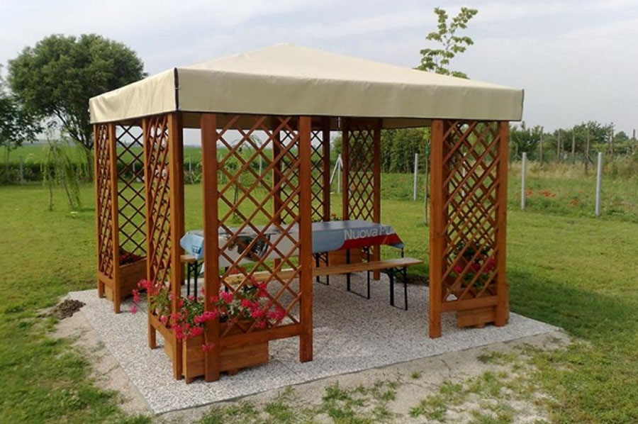 gazebo in legno da giardino